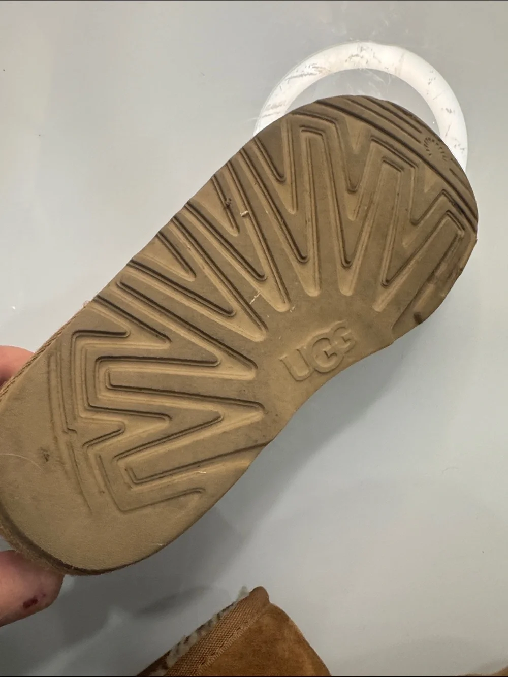 Uggs kid 4 or 5